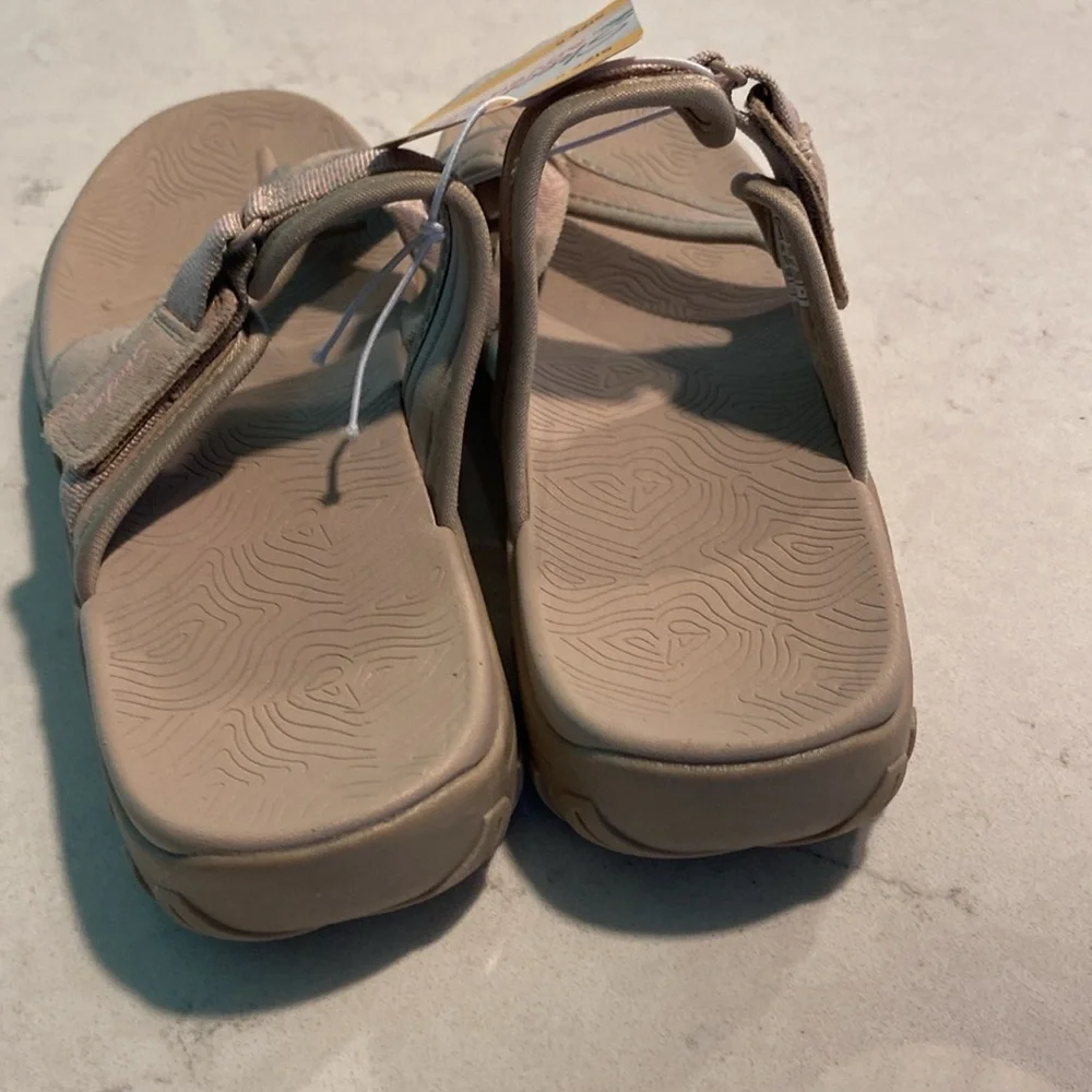 Skechers NWT Adventure Sandals - Tan size 8 - Picture 3 of 4